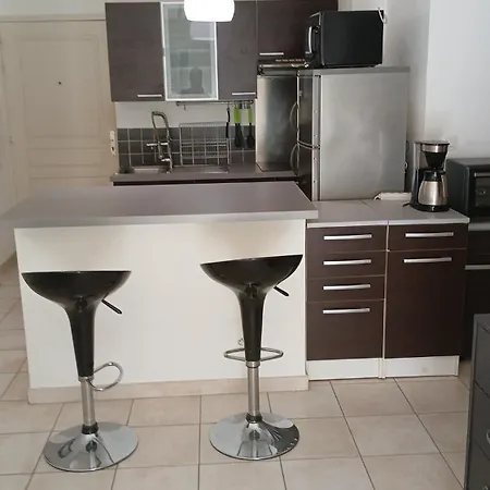 Apartment Comfortable 1-bedroom At - Milelli