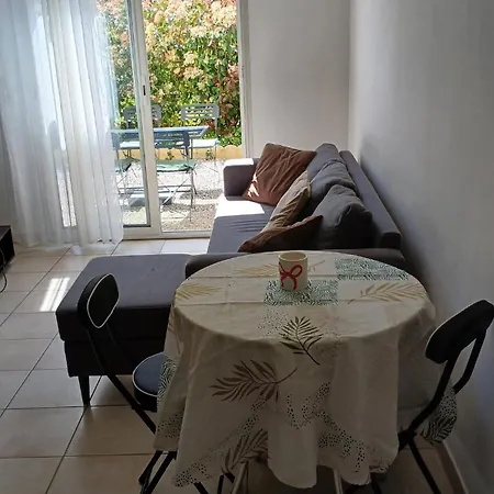Apartment Comfortable 1-bedroom At - Milelli